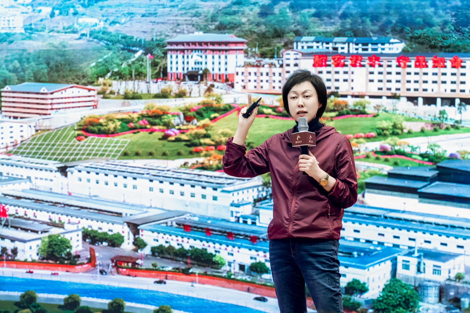 1745979039276056009.jpg 玄总演讲1.jpg